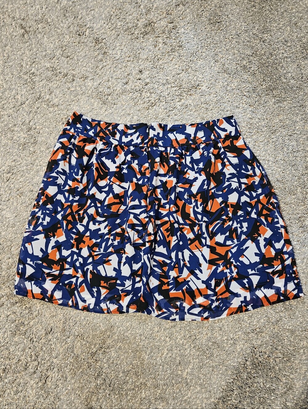 GAP Abstract Print Skirt in Blue, Red, Black, White - Picture 2 of 4